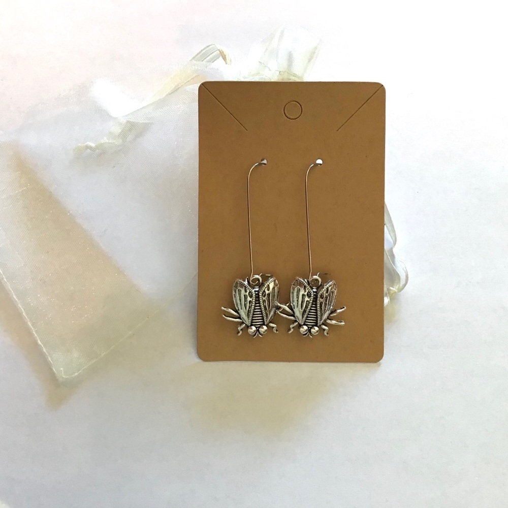 Fly Bug Insect Earrings Dangle Hook - Picture 2 of 2